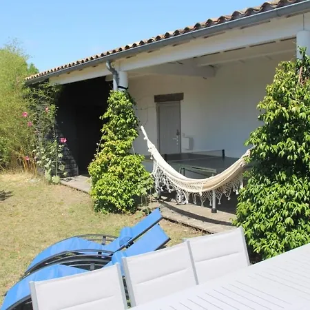 Superb Recent House In St-clement-des-baleines