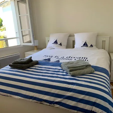 Casa de Férias Superb Recent House In St-clement-des-baleines