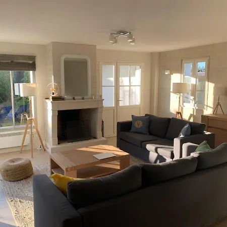 Superb Recent House In St-clement-des-baleines