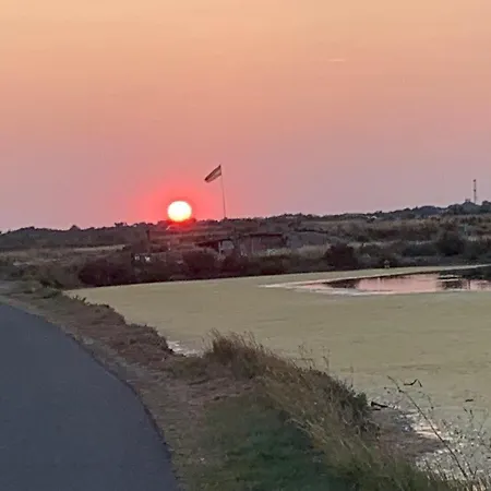 Casa de Férias Superb Recent House In St-clement-des-baleines
