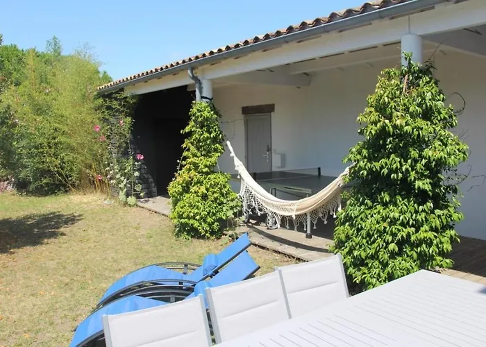 Superb Recent House In St-clement-des-baleines