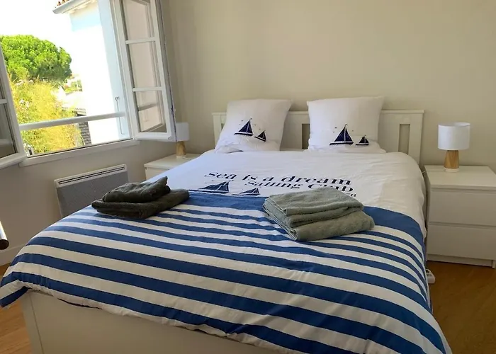 Holiday home Superb Recent House In St-clement-des-baleines